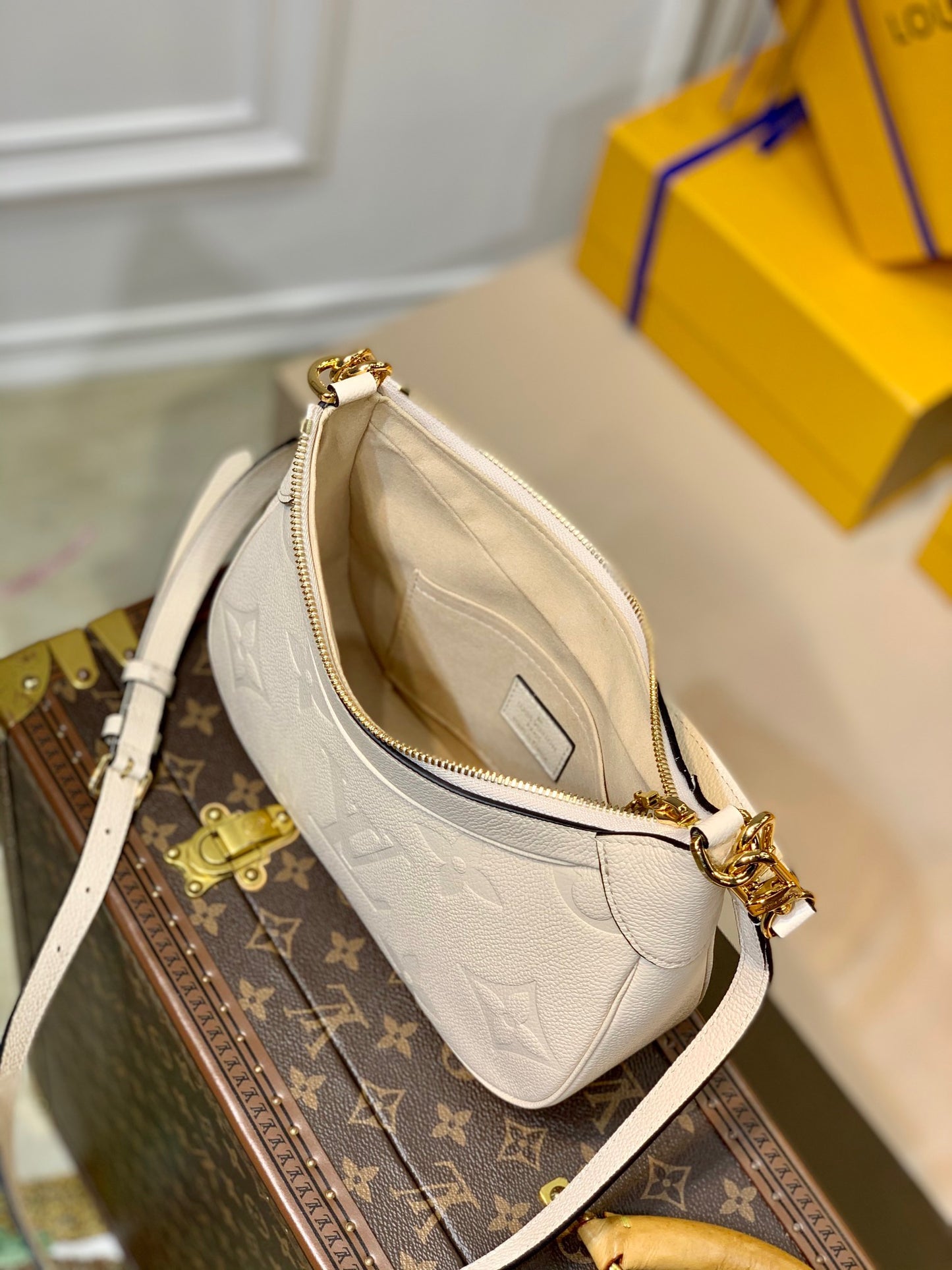 LOU BAGATELLE BAG
