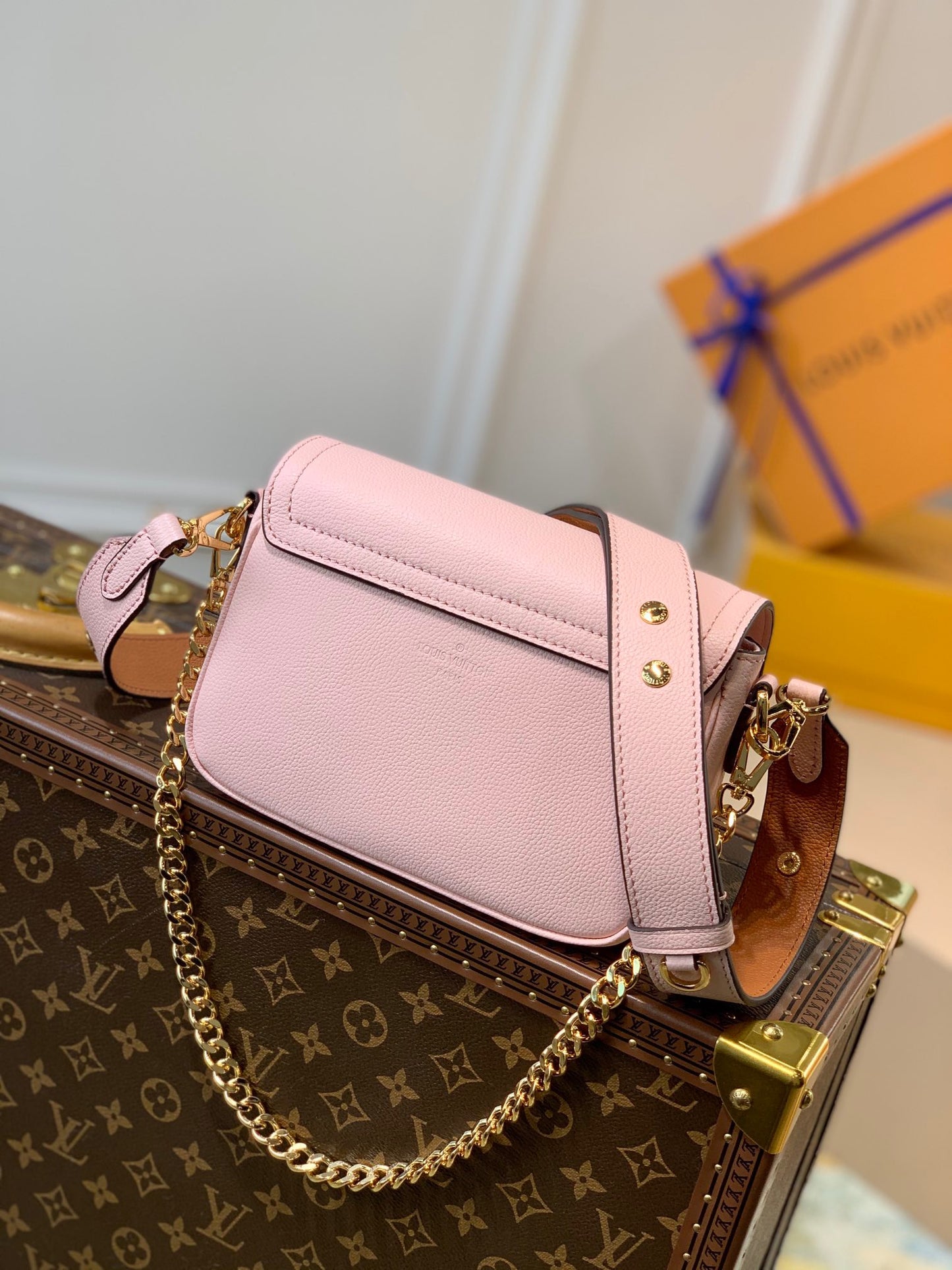 LOU LOCKME TENDER BAG