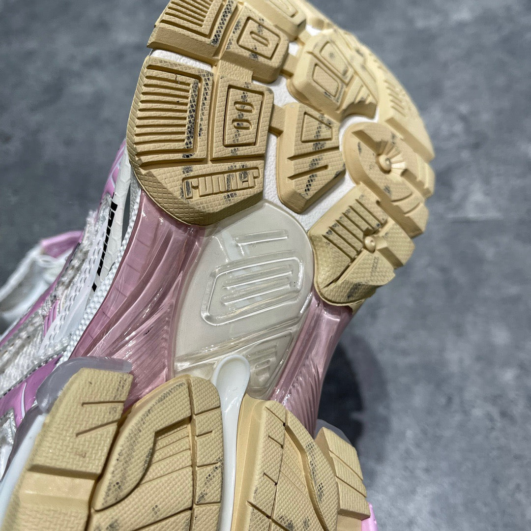 BAL RUNNER TRAINERS