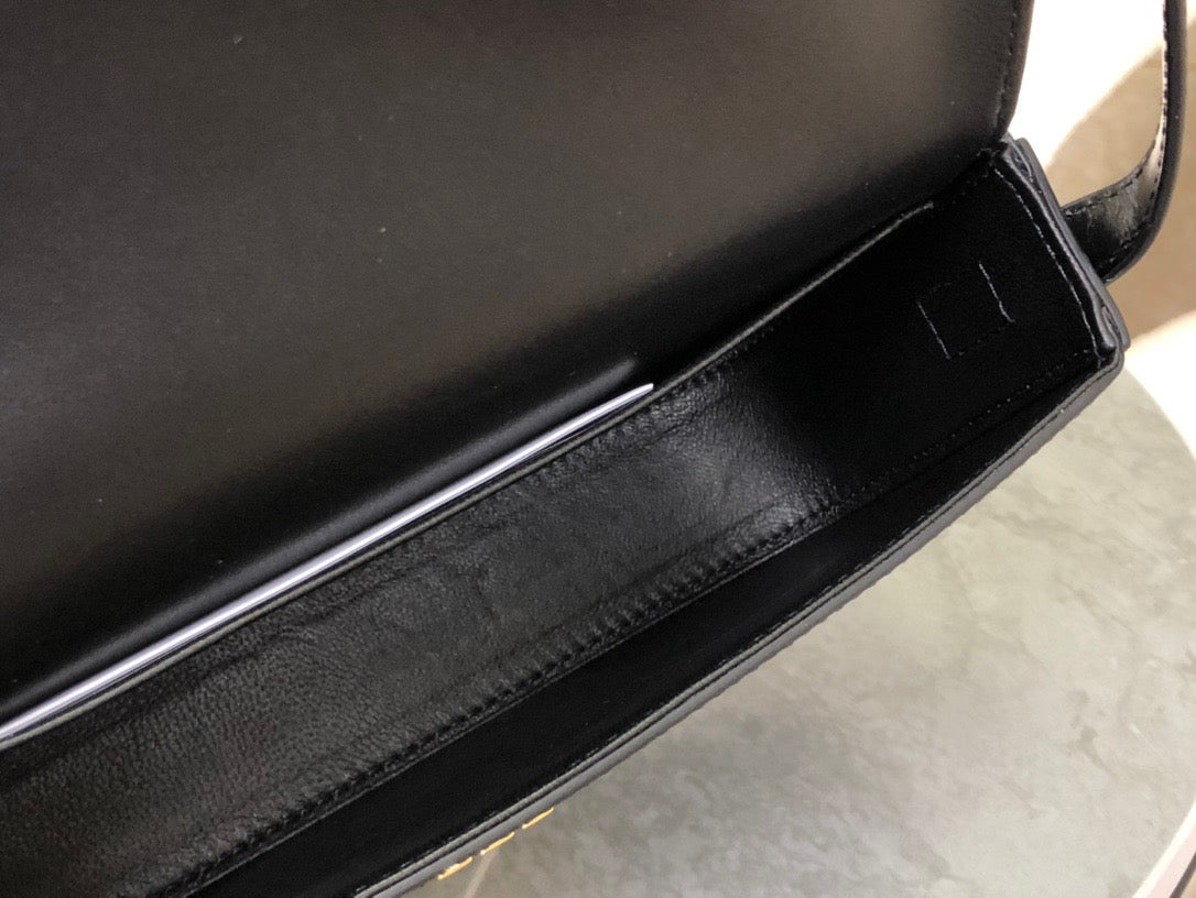 CEL TRIOMPHE SHOULDER BAG