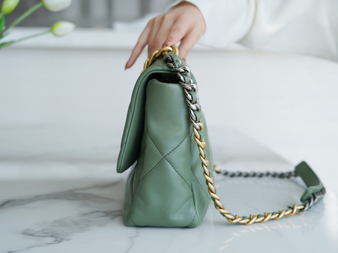 CC 19 LARGE HANDBAG