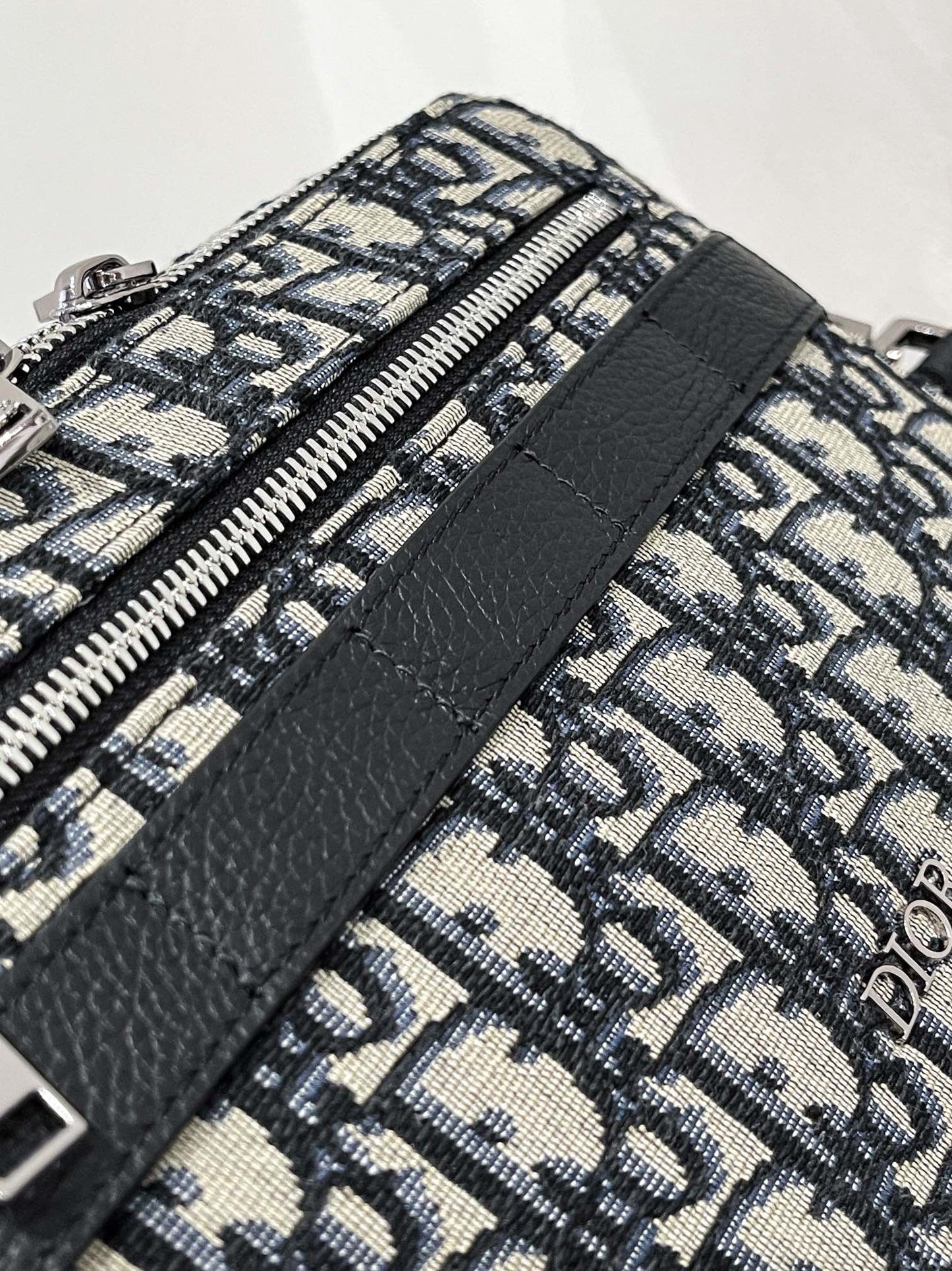 CD SAFARI MESSENGER BAG