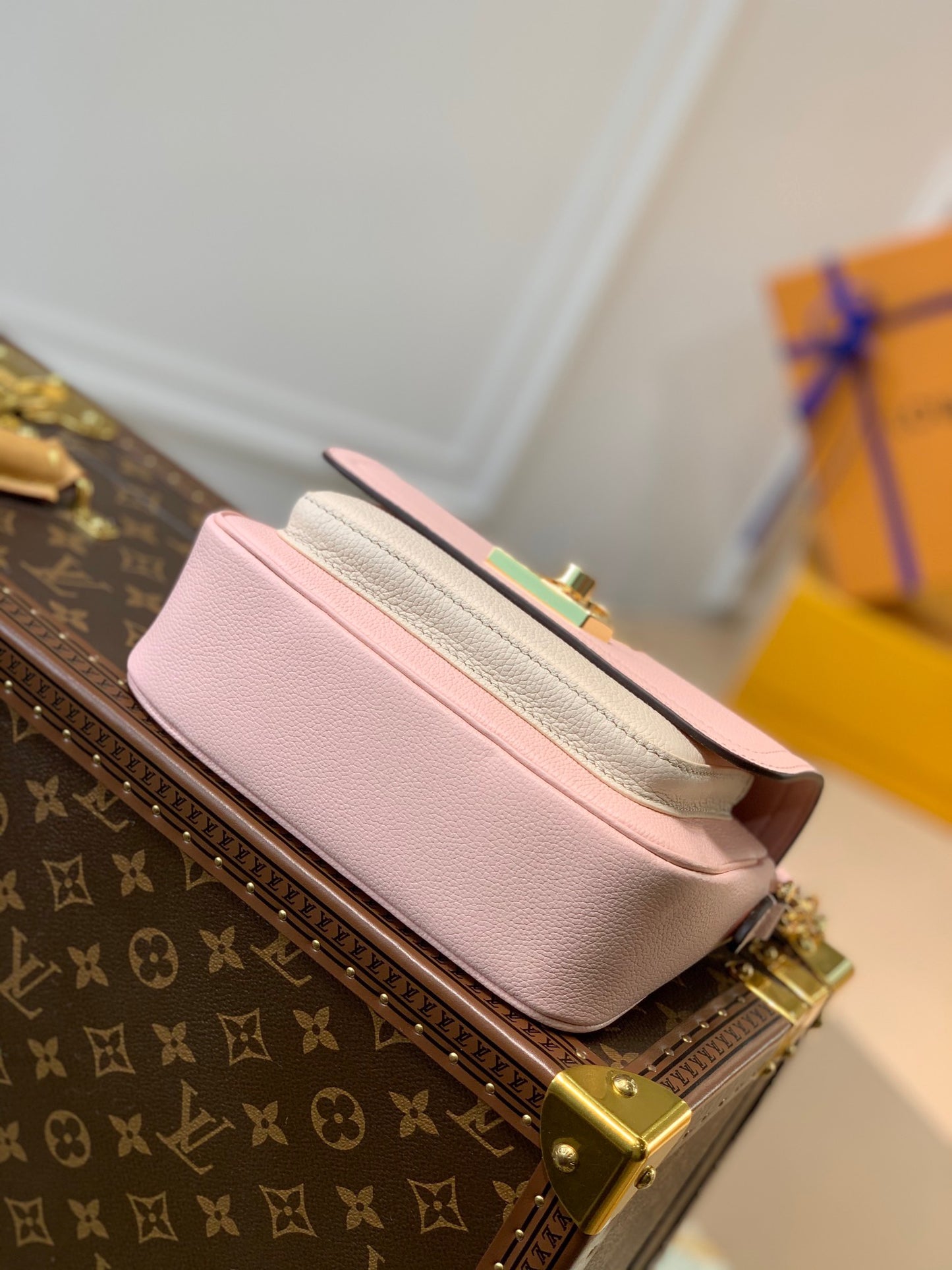 LOU LOCKME TENDER BAG
