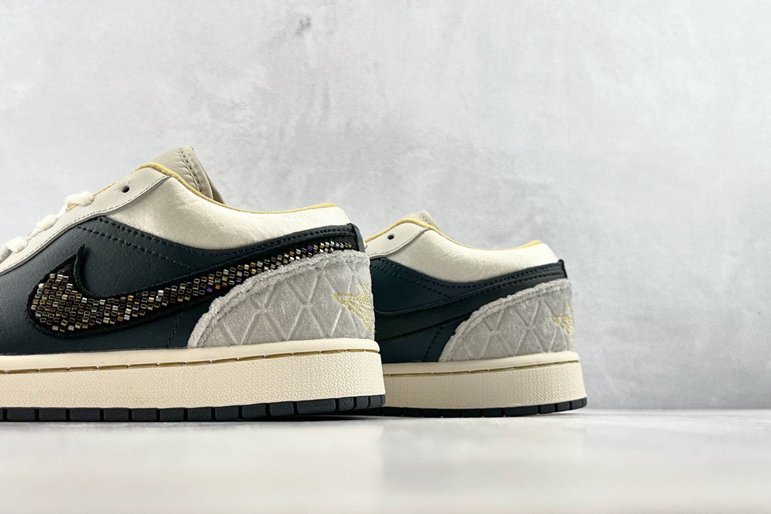 JORDAN 1 LOW SWOOSH