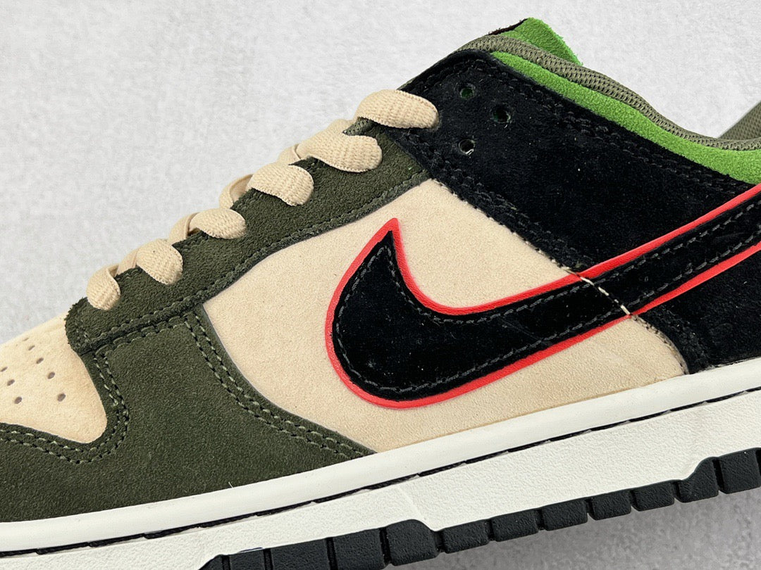 DUNK LOW x OTOMO KATUSHIRO