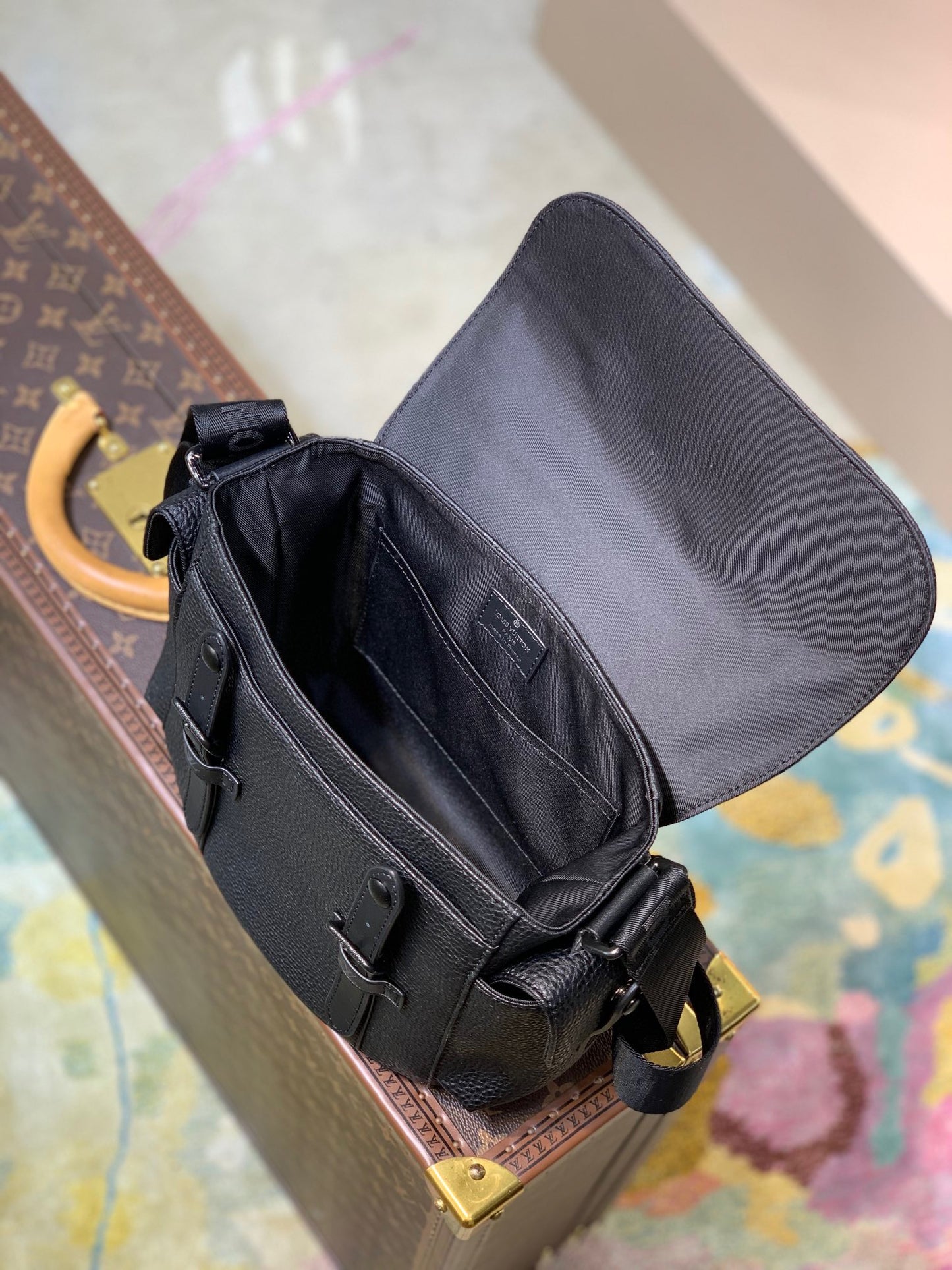 LOU CHRISTOPHER MESSENGER BAG