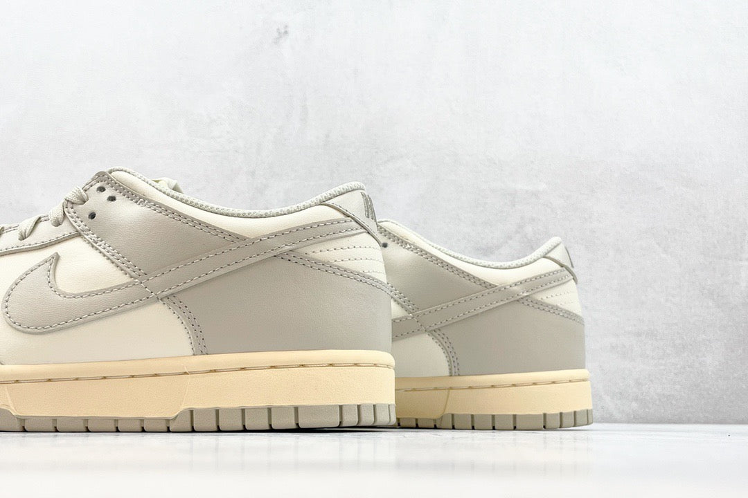 DUNK LOW LIGHT BONE