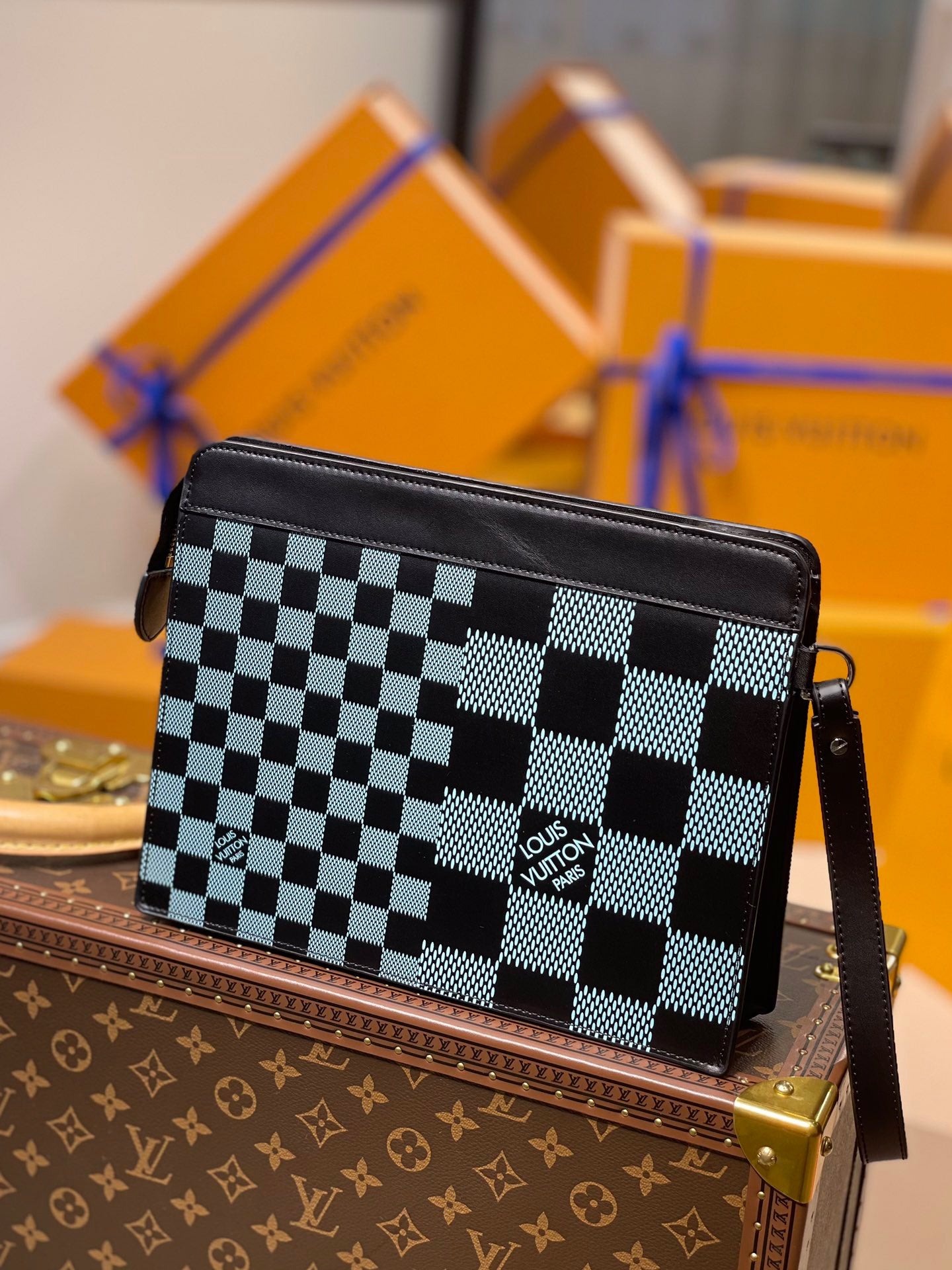 LOU POCHETTE VOYAGE MM