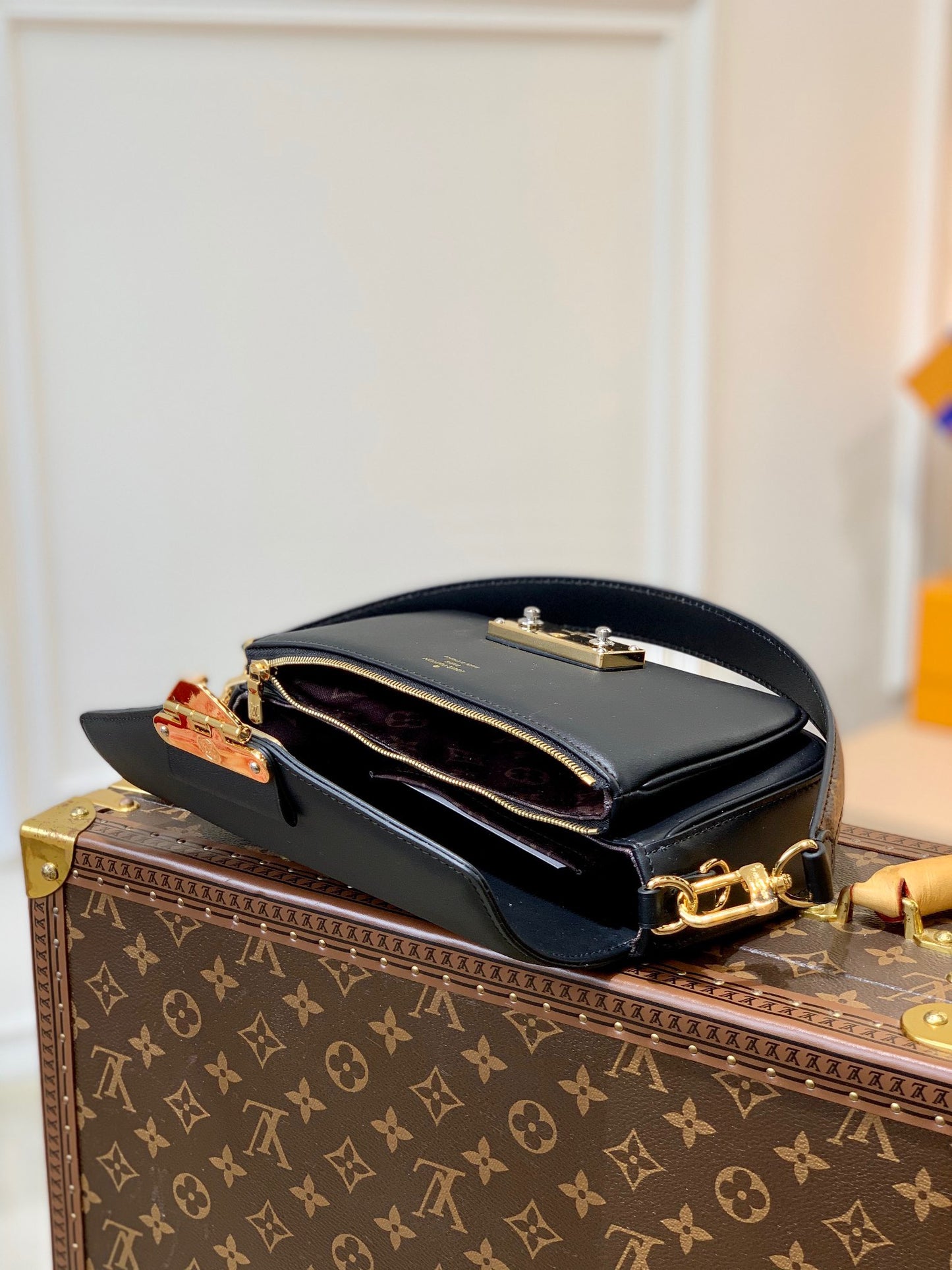 LOU SWING BAG