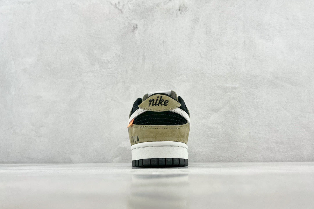 DUNK LOW x OTOMO KATUSHIRO