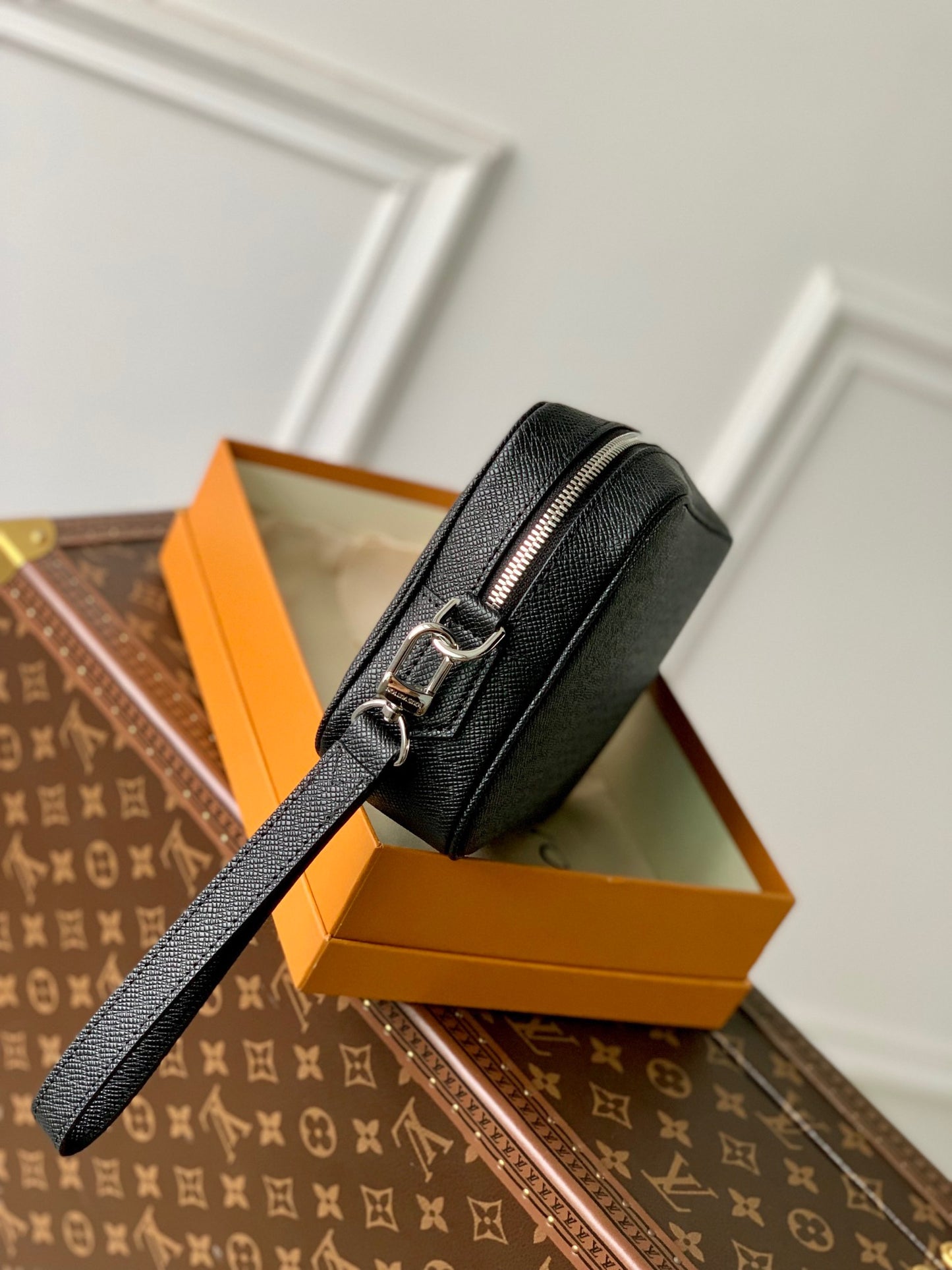 LOU POCHETTE KASAI