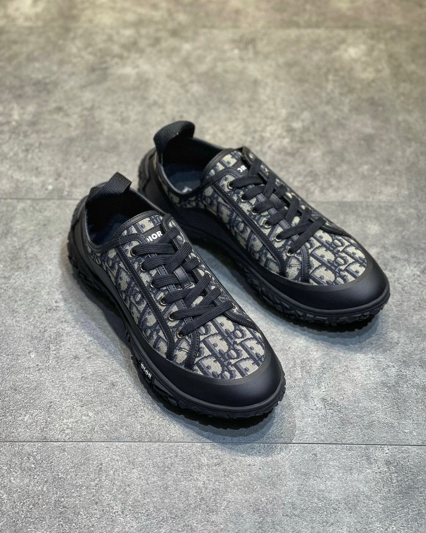 CD B28 SNEAKERS