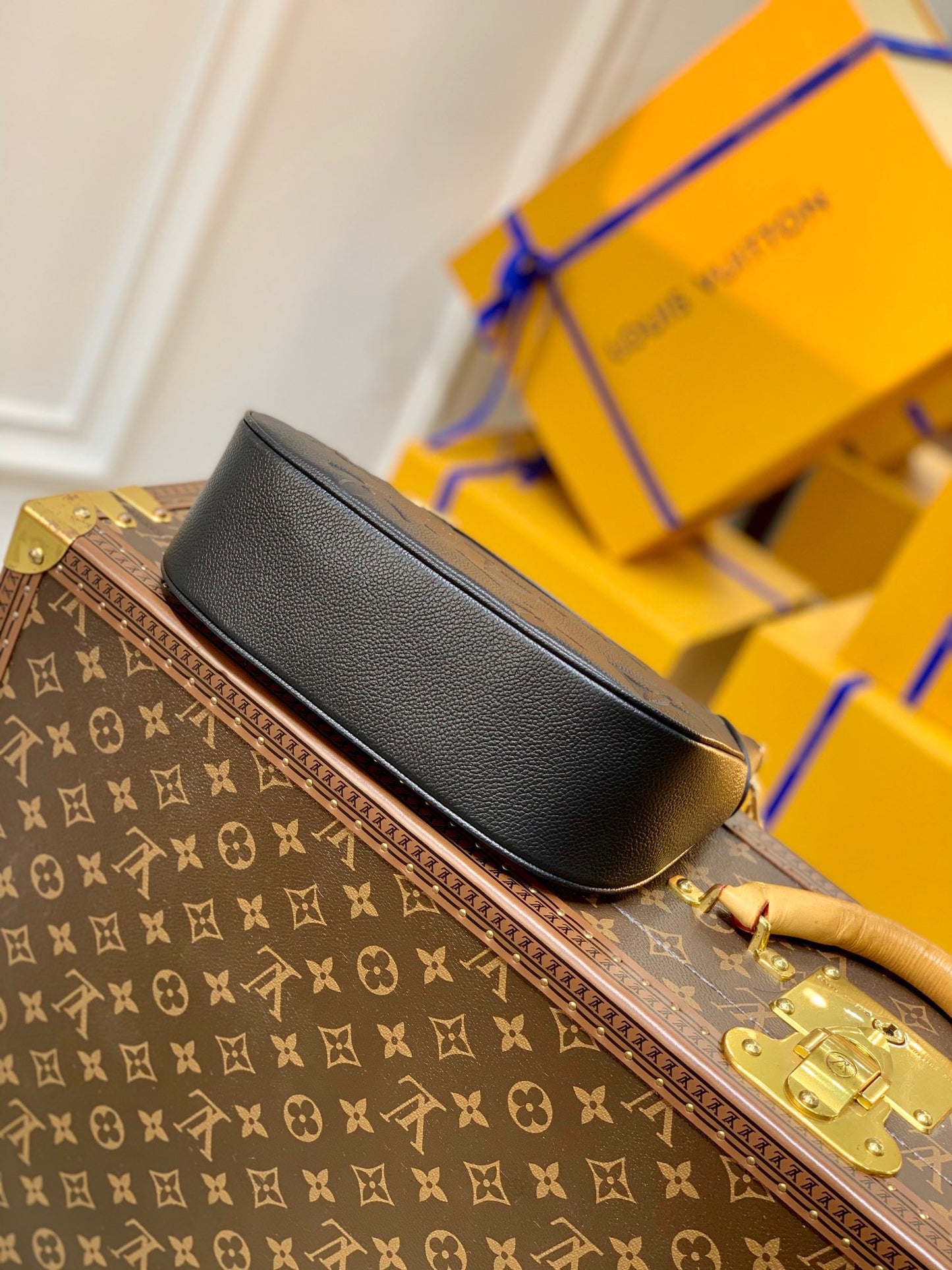 LOU BAGATELLE BAG