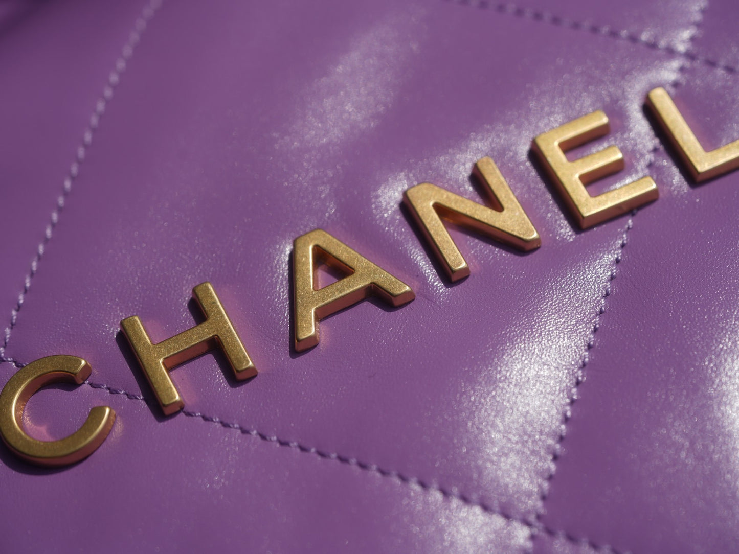 CC 22 SMALL HANDBAG