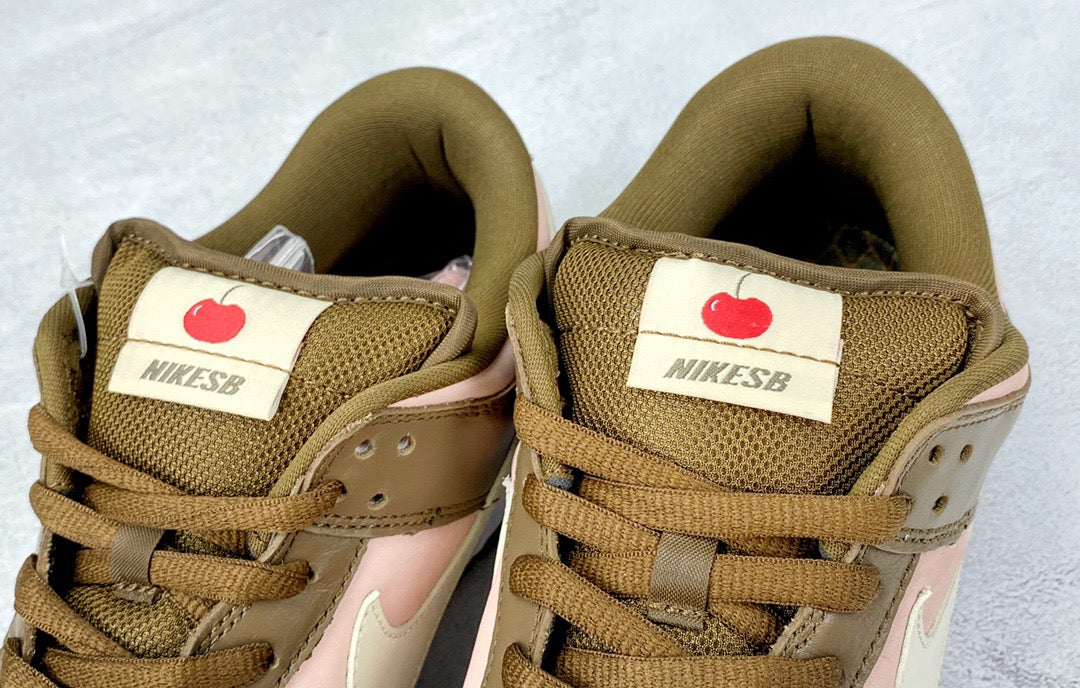 DUNK LOW STUSSY CHERRY