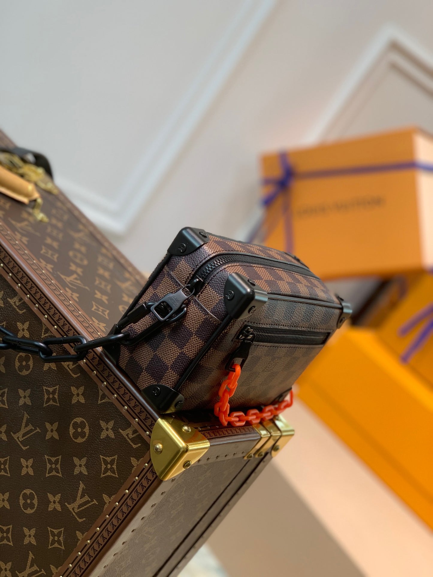LOU SOFT TRUNK BAG