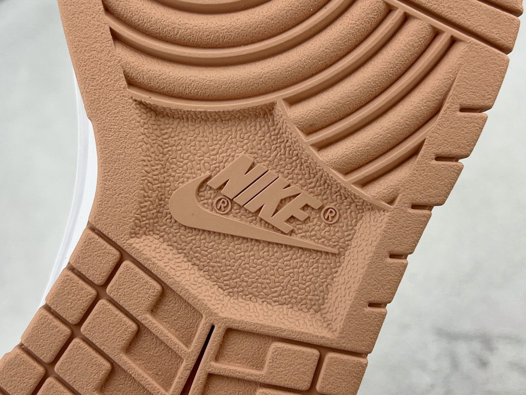 DUNK LOW ROSE WHISPER