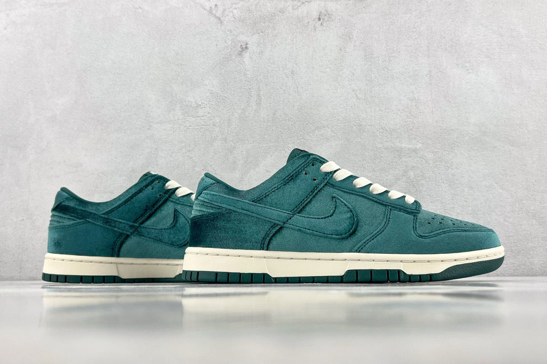 DUNK LOW ATOMIC TEAL