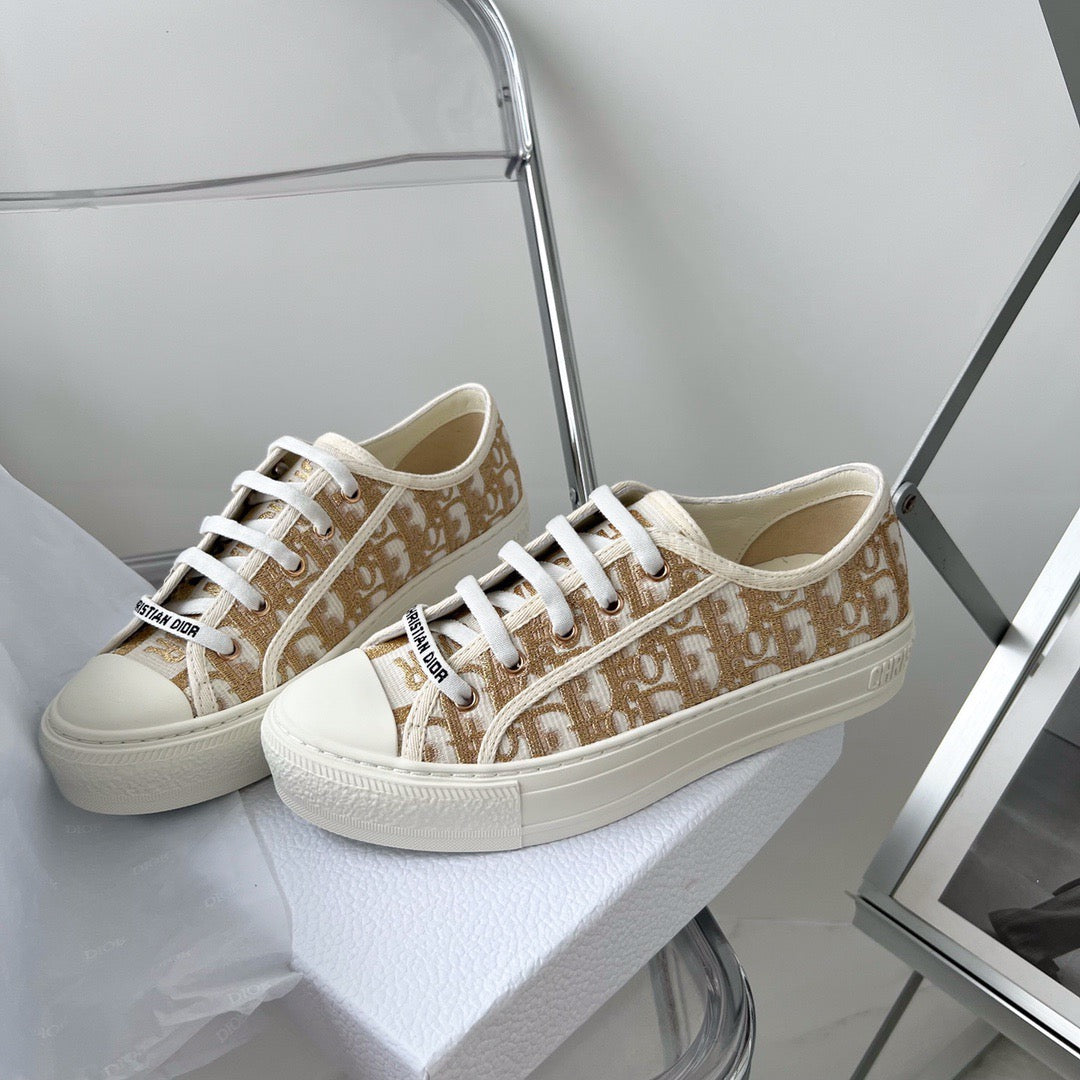 CD WALKN SNEAKER