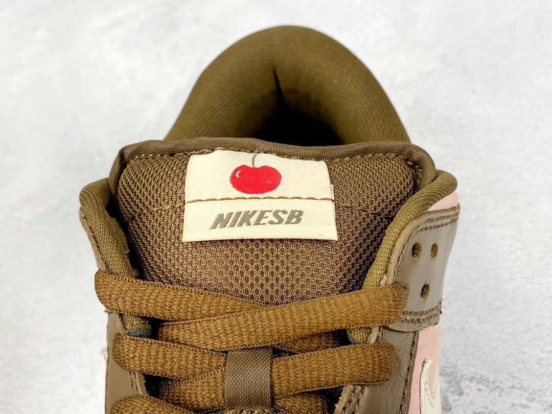 DUNK LOW STUSSY CHERRY
