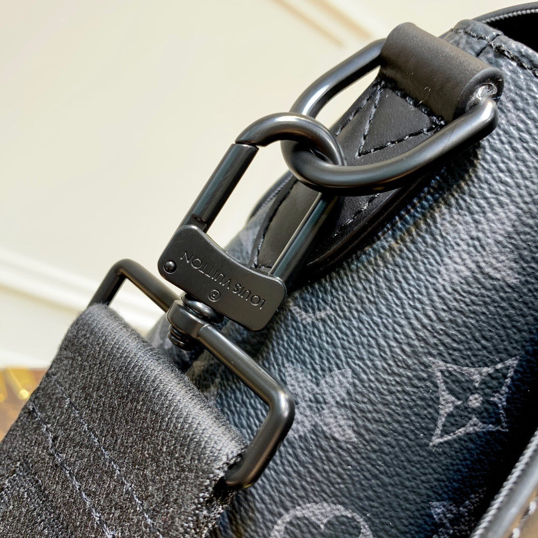 LOU SAUMUR MESSENGER BAG