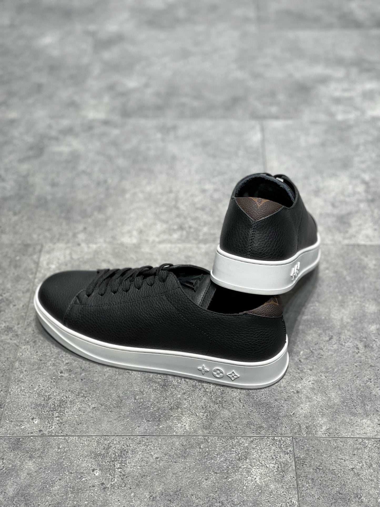 LOU RESORT TRAINERS