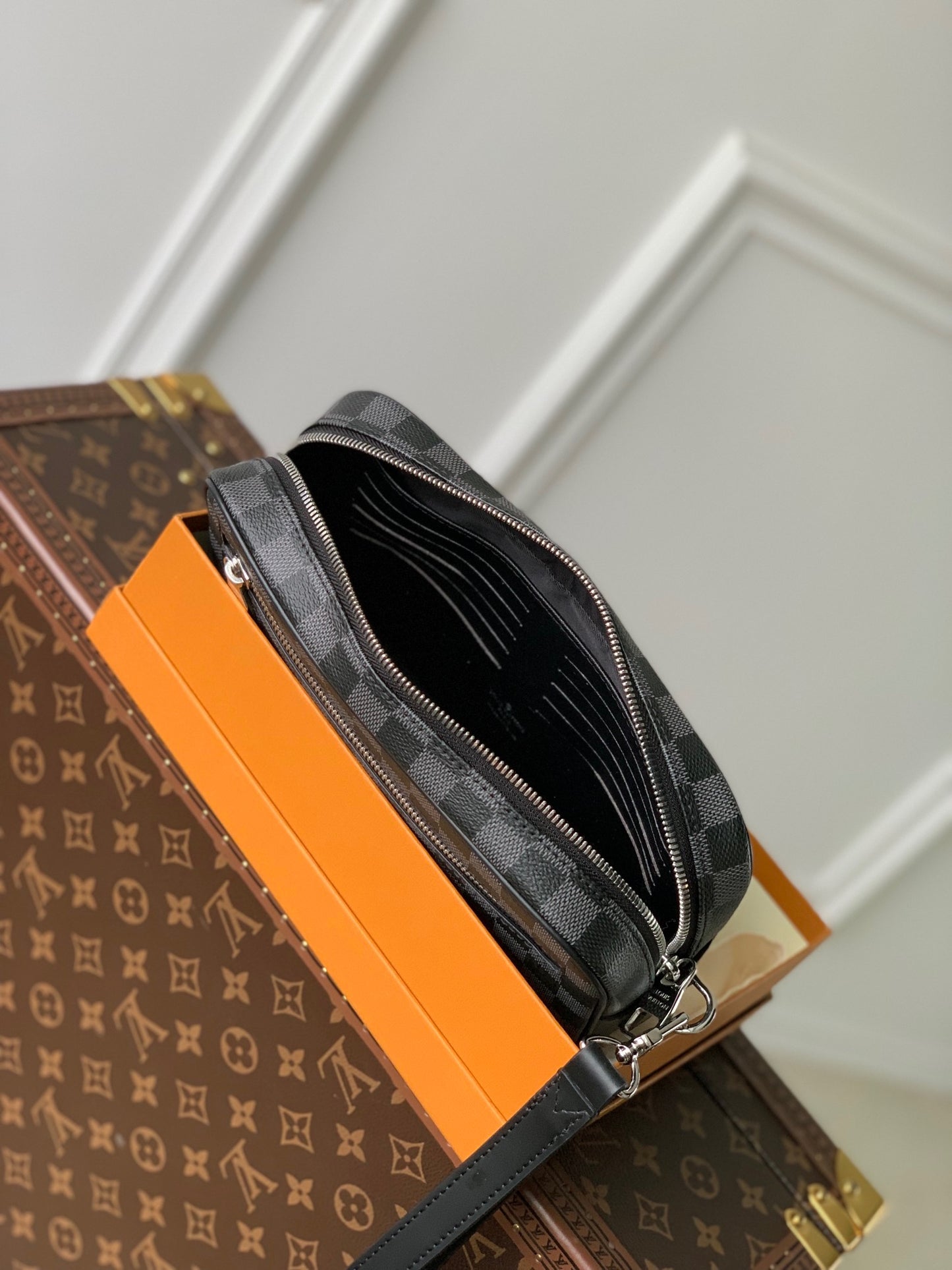LOU POCHETTE KASAI