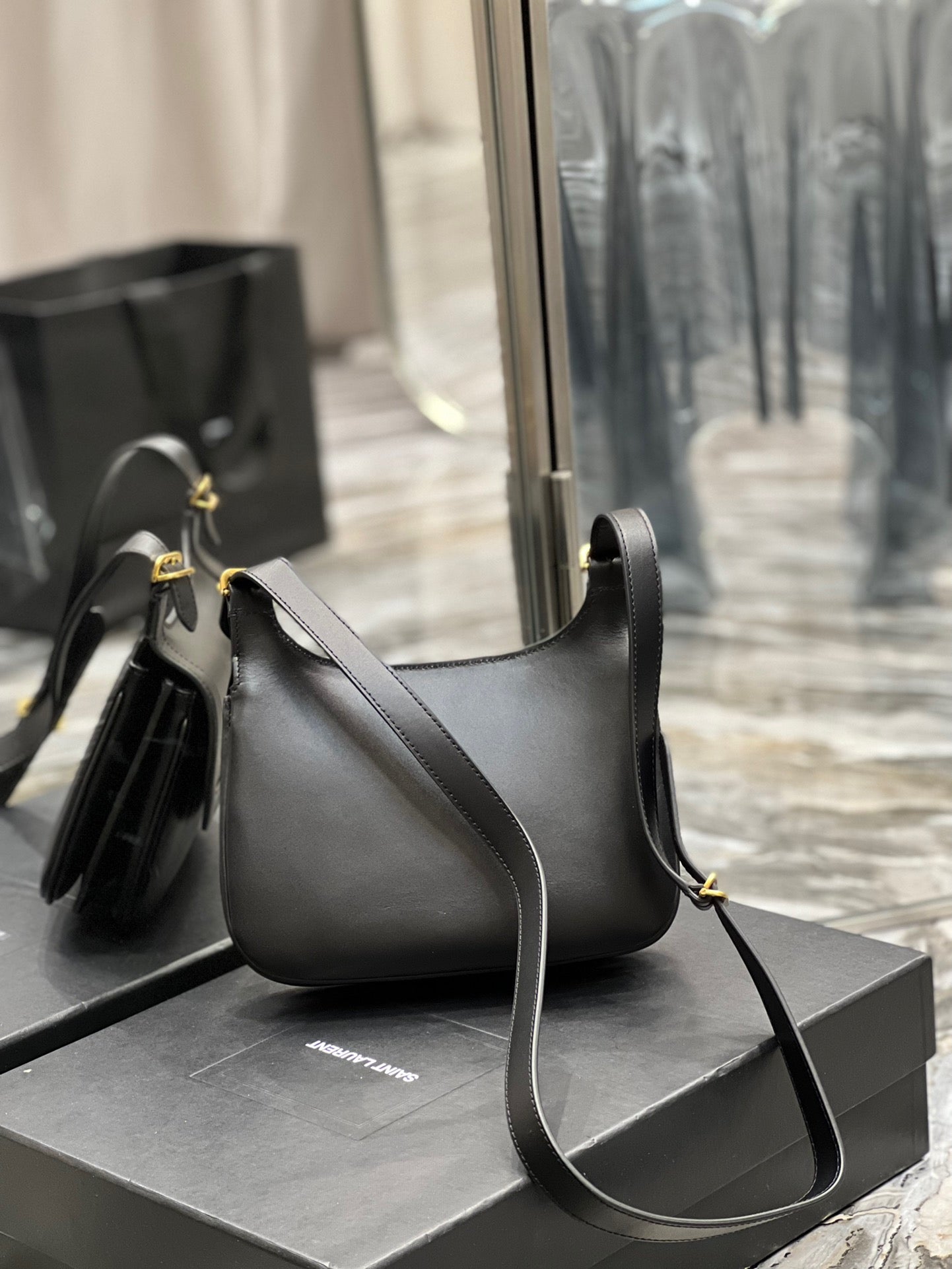 SL CHARLIE MEDIUM SHOULDER BAG