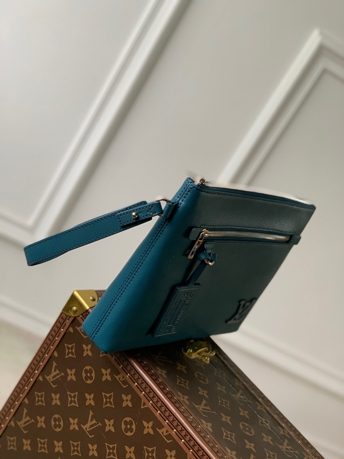LOU AEROGRAM IPAD POUCH