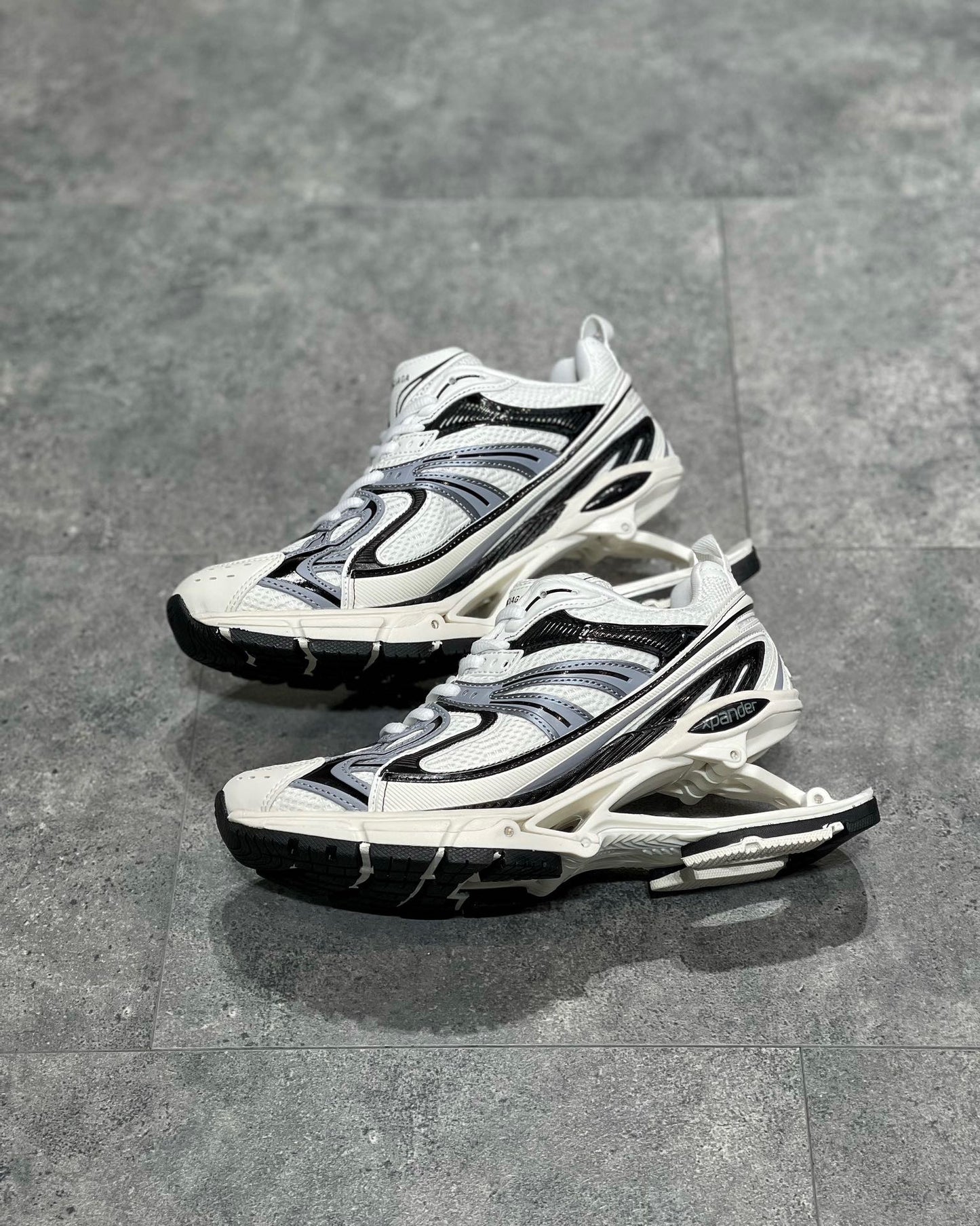 BAL X-PANDER TRAINERS