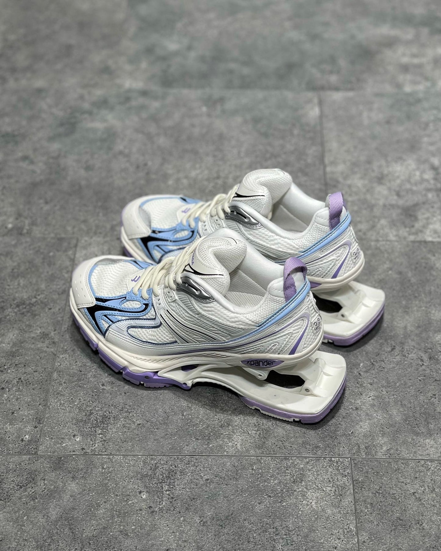 BAL X-PANDER TRAINERS