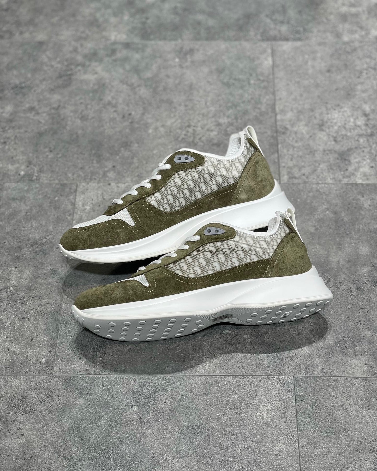 CD B25 SNEAKERS