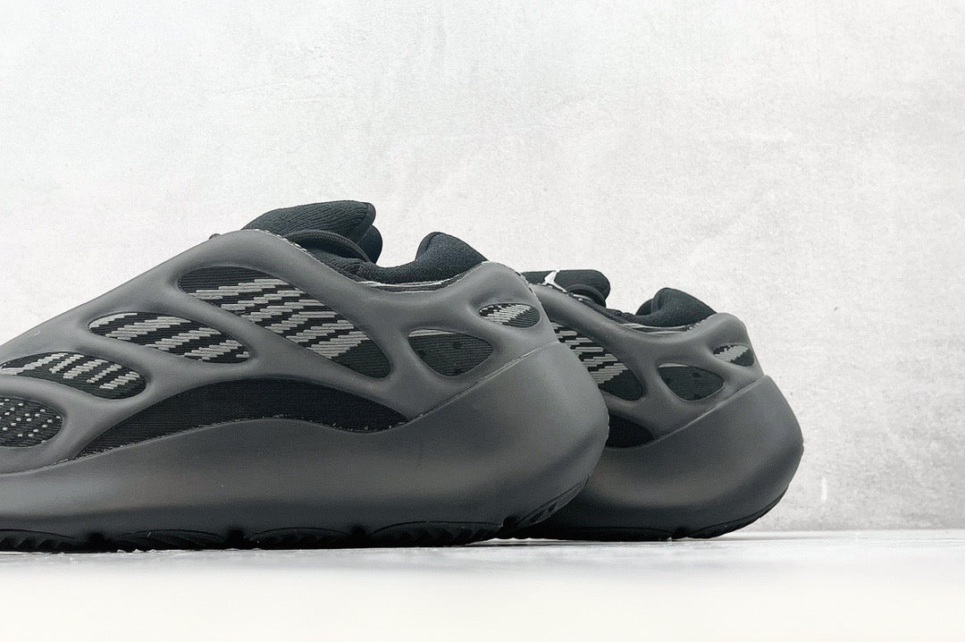 YEEZY 700 V3 ALVAH