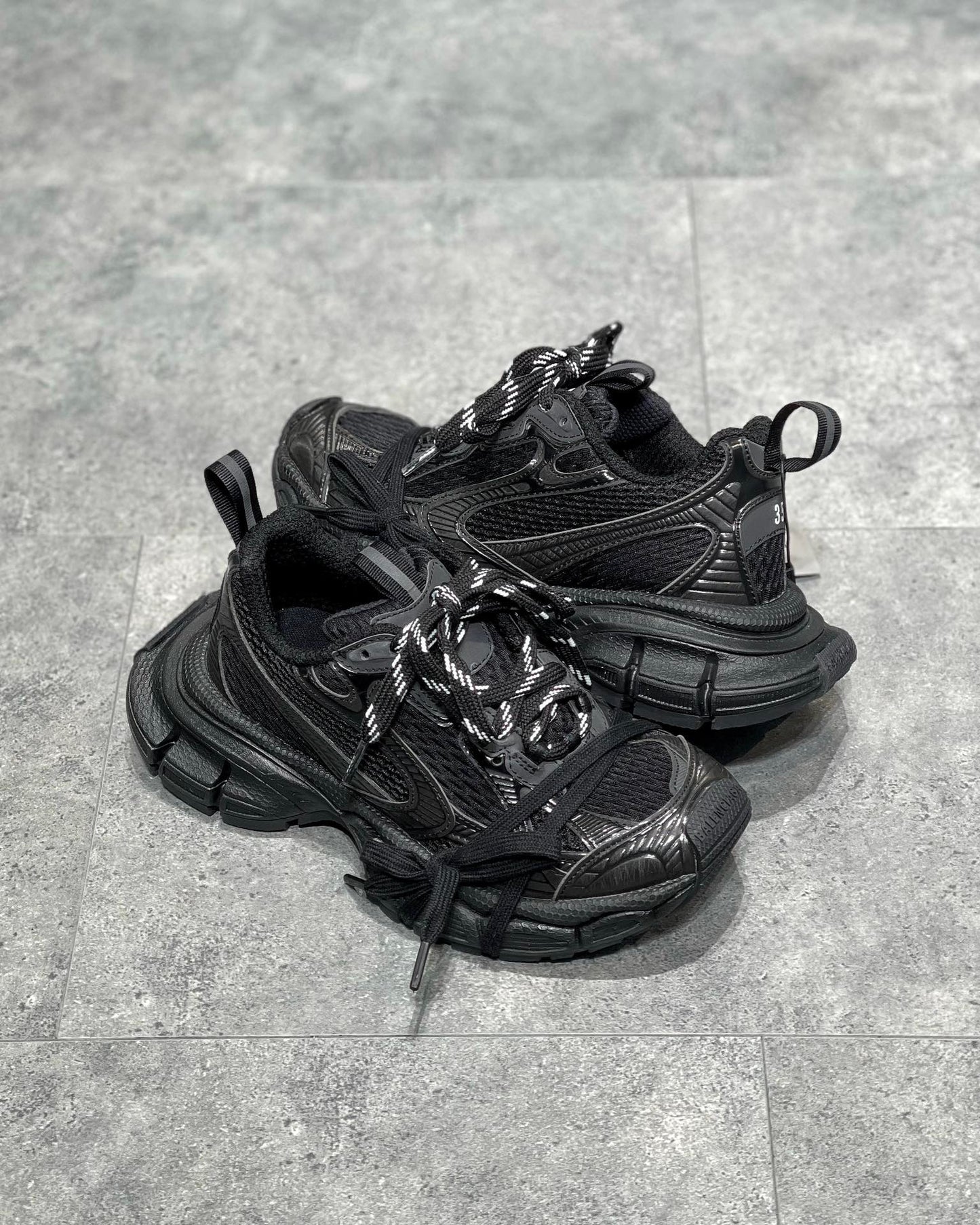 BAL 3XL TRAINERS