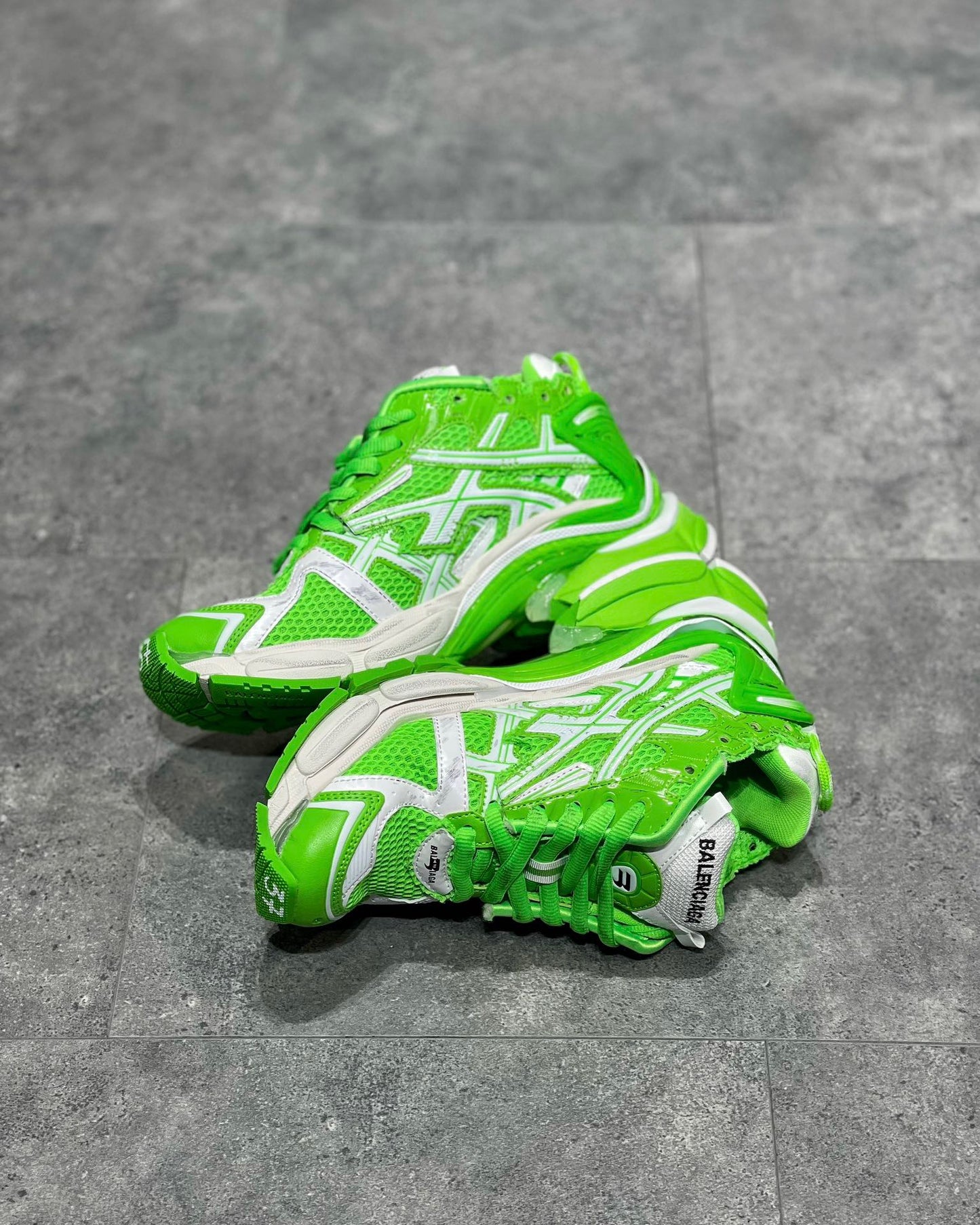 BAL RUNNER TRAINERS
