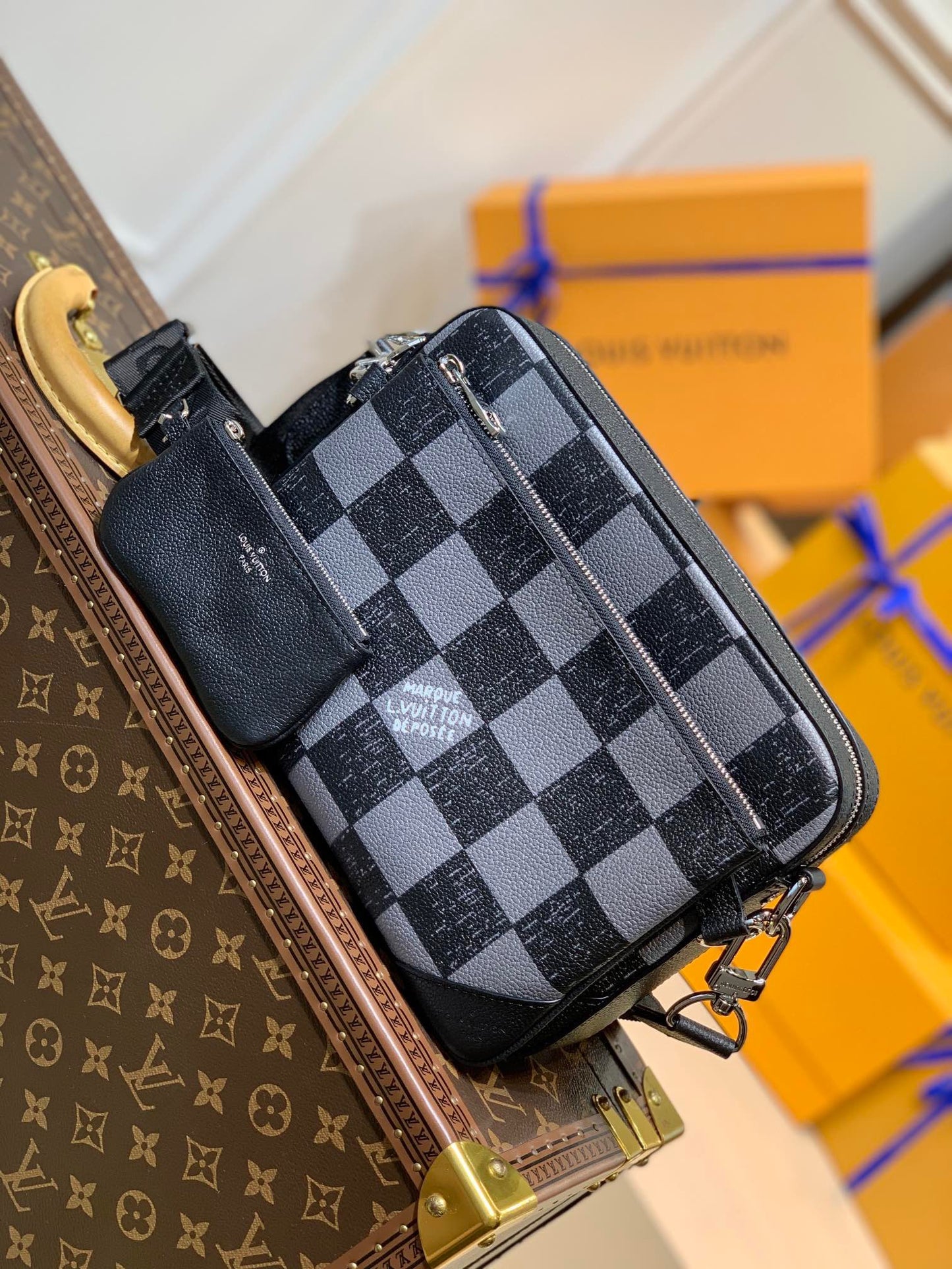 LOU TRIO MESSENGER BAG