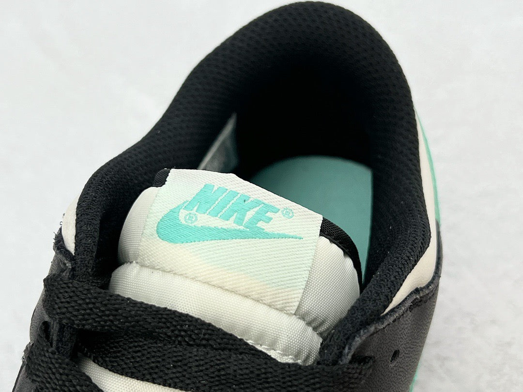 DUNK LOW TROPICAL TWIST