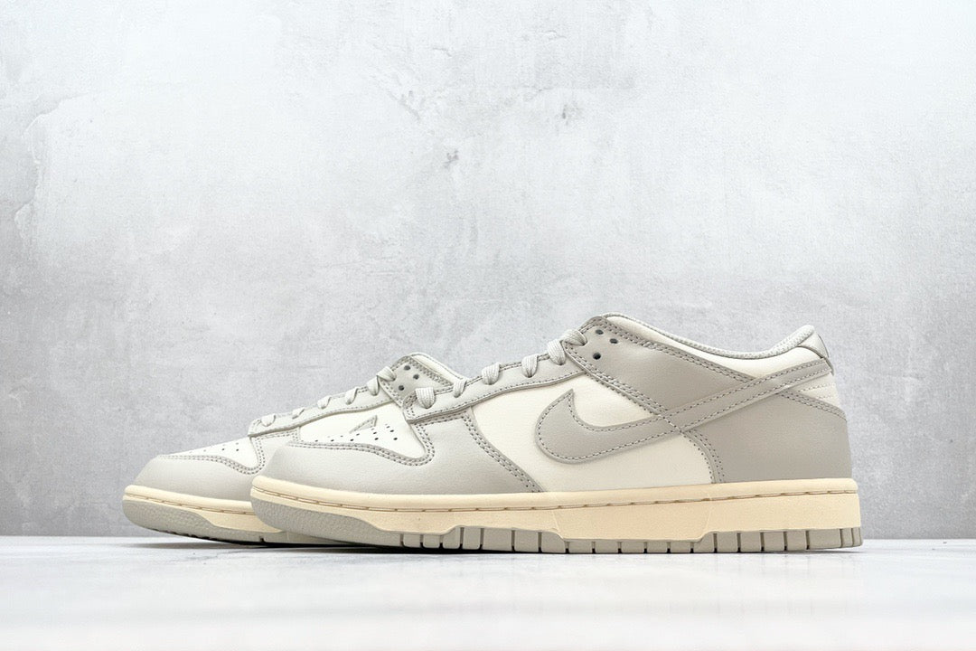 DUNK LOW LIGHT BONE