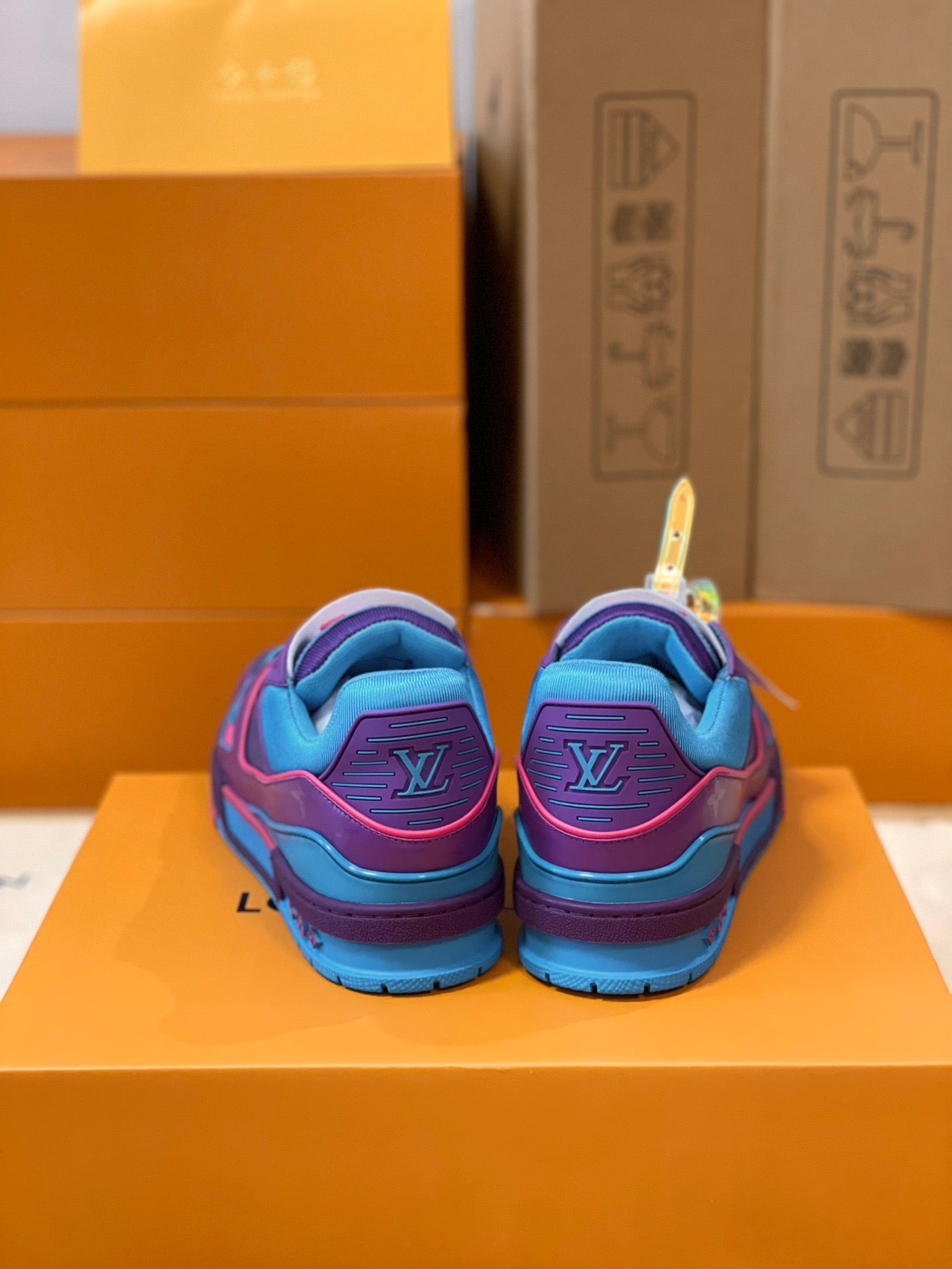 LOU TRAINERS