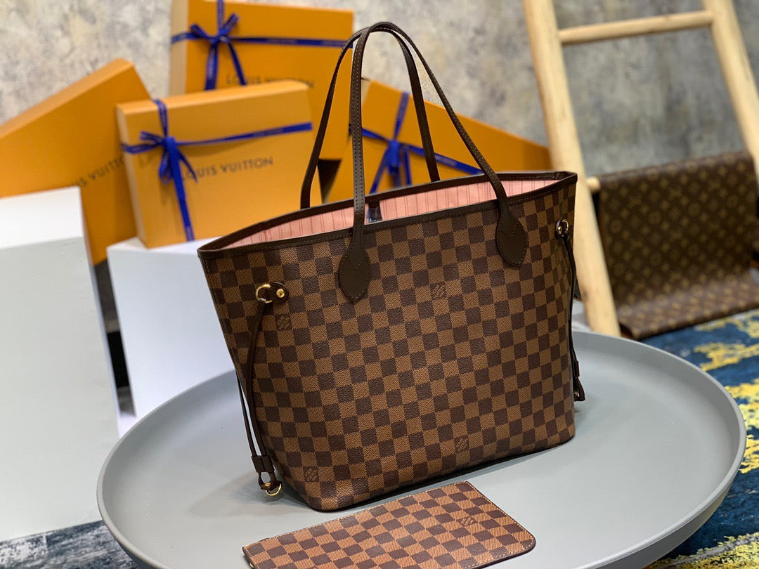 LOU NEVERFULL MM