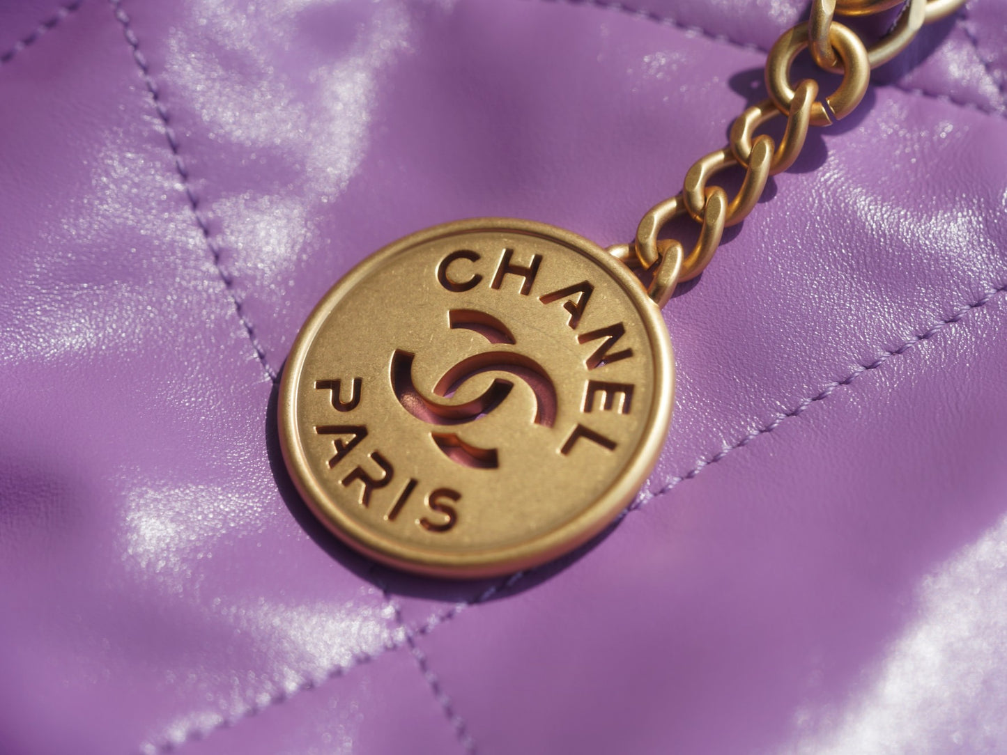 CC 22 SMALL HANDBAG