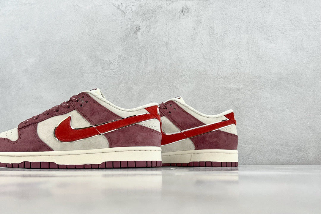 DUNK LOW x OTOMO KATUSHIRO