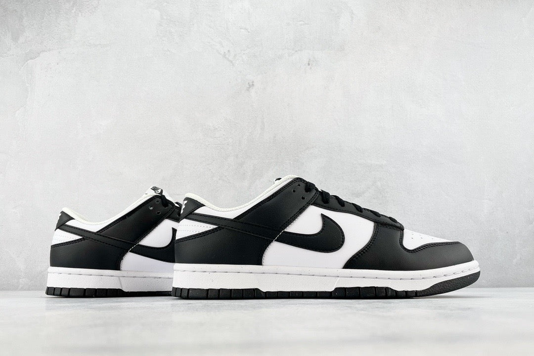 DUNK LOW BLACK / WHITE