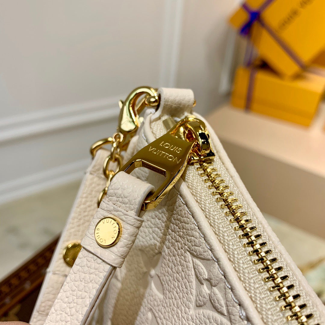 LOU EASY POUCH ON STRAP