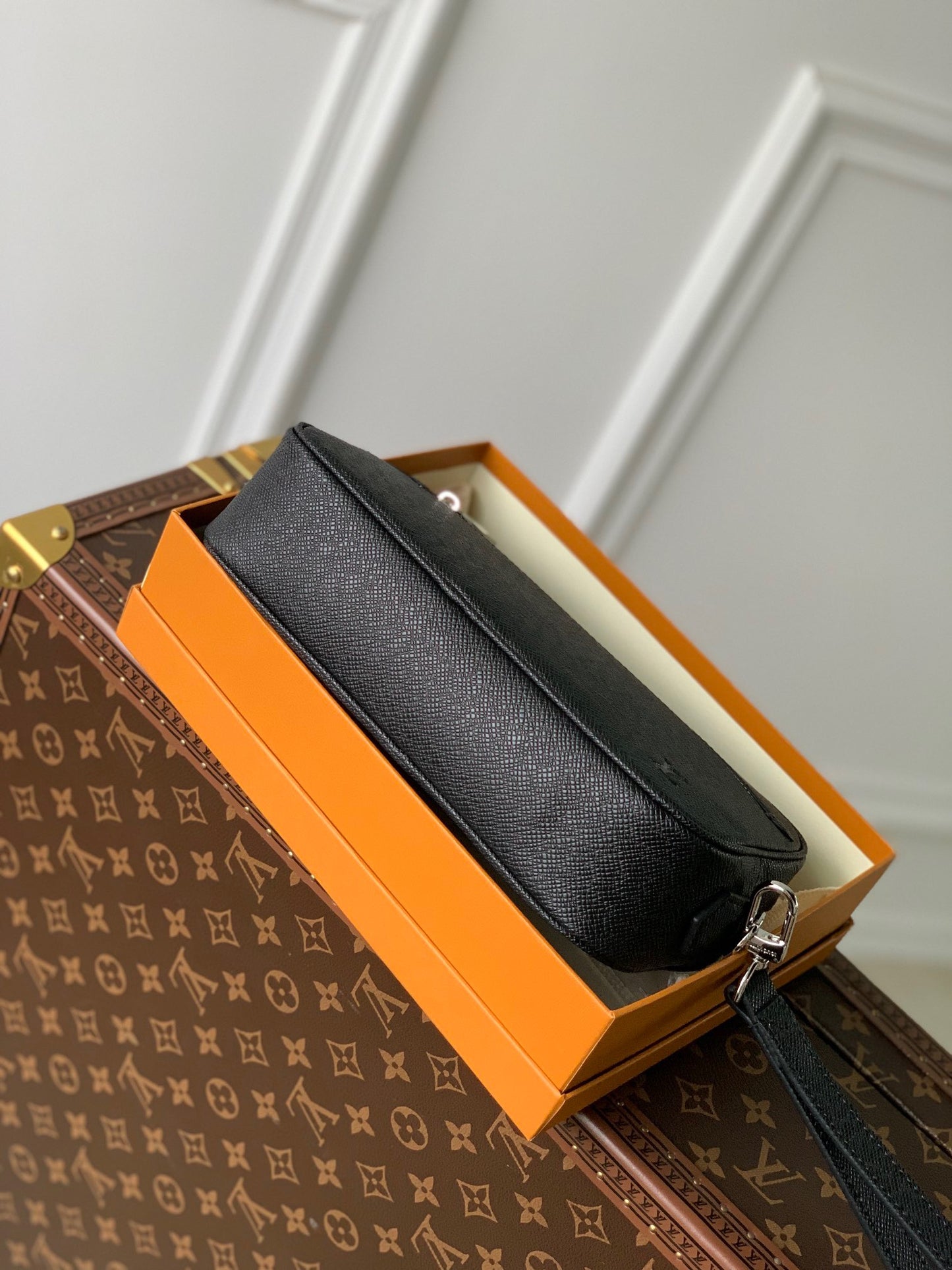 LOU POCHETTE KASAI