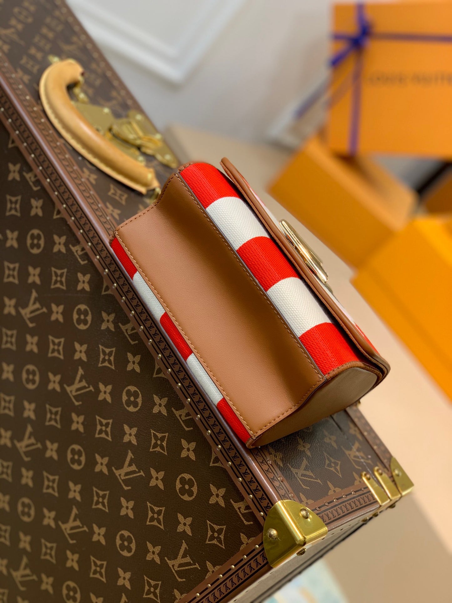LOU TWIST MM BAG