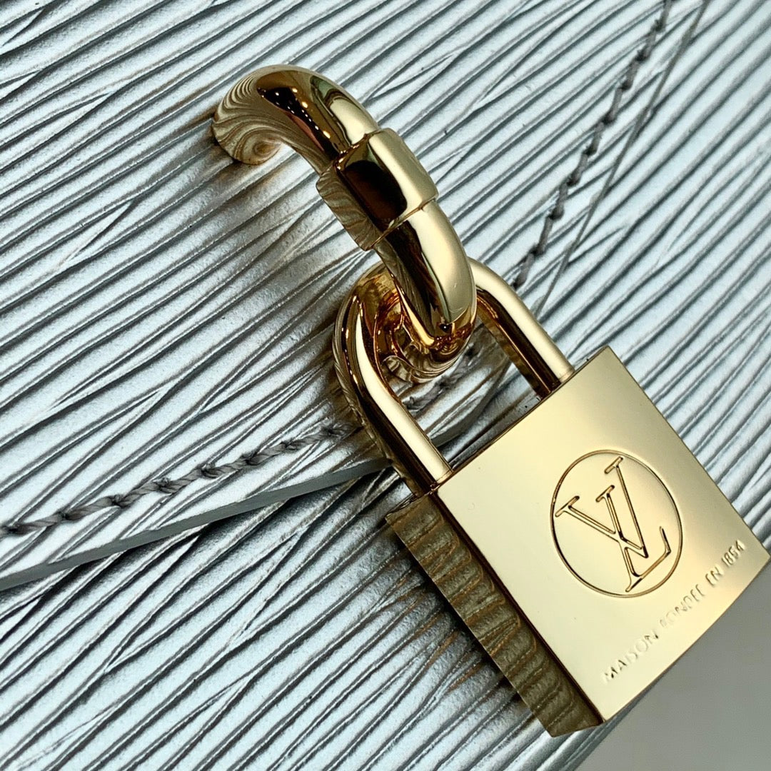 LOU PADLOCK ON STRAP BAG