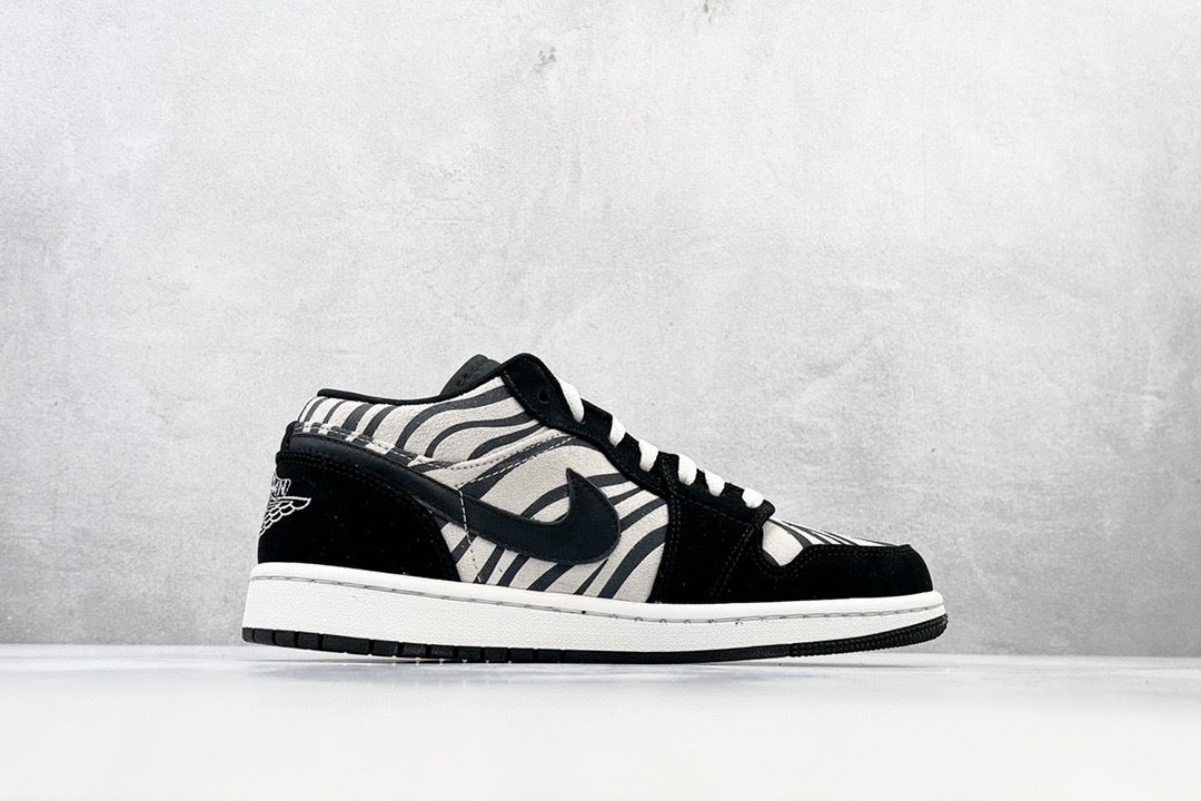 JORDAN 1 LOW ZEBRA