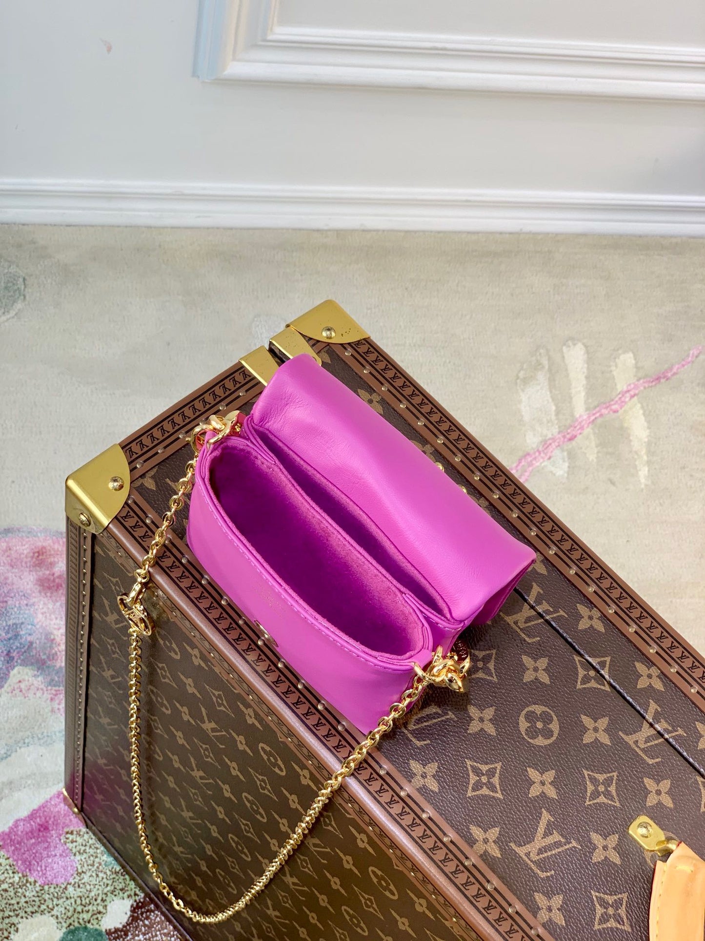 LOU BELTBAG COUSSIN
