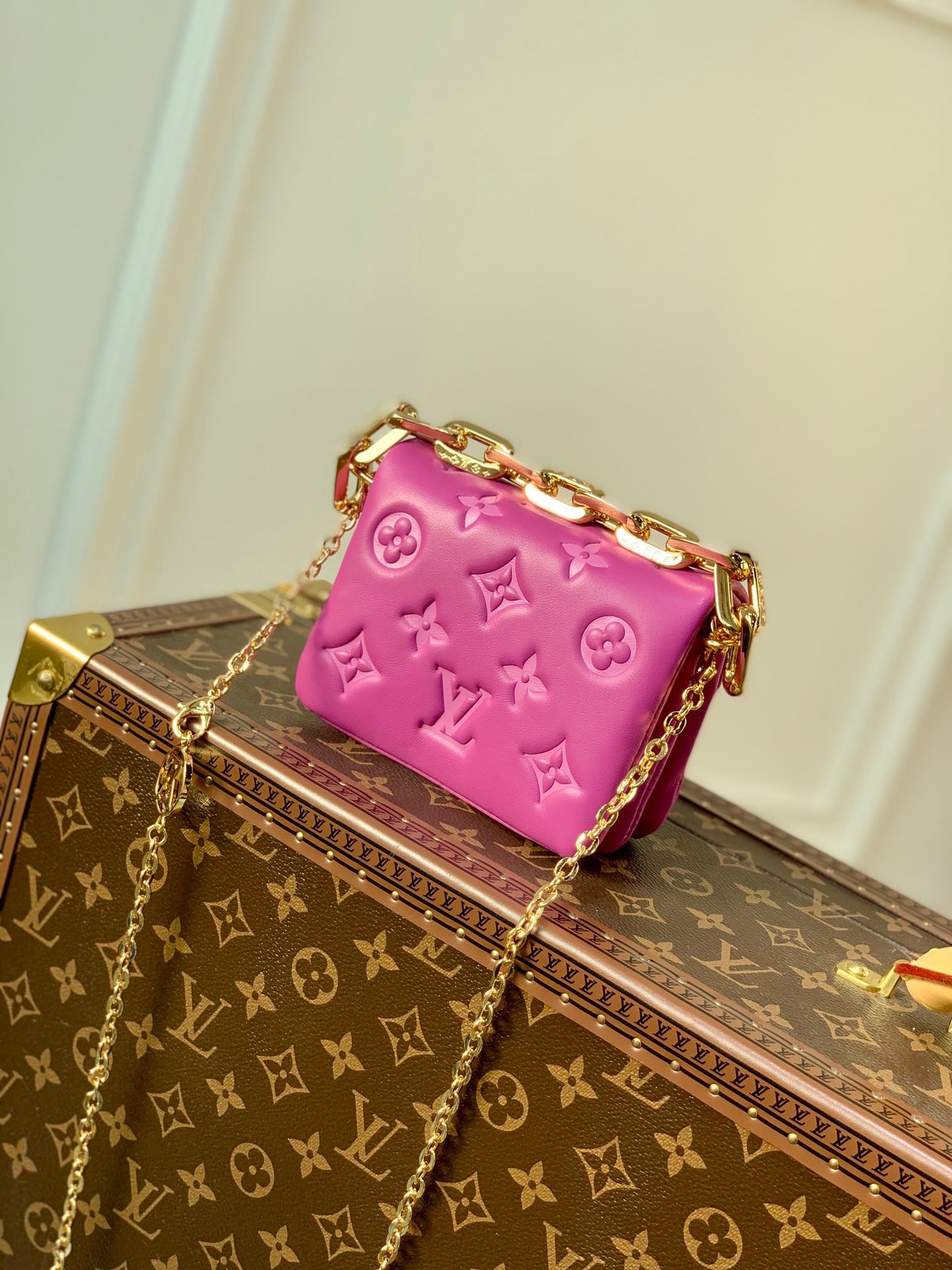 LOU BELTBAG COUSSIN